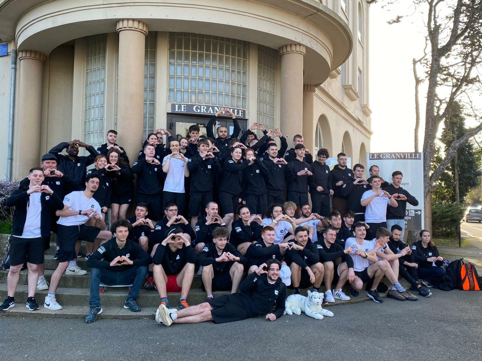 La sélection bretonne qui participera aux WorldSkills, en stage à Dinard